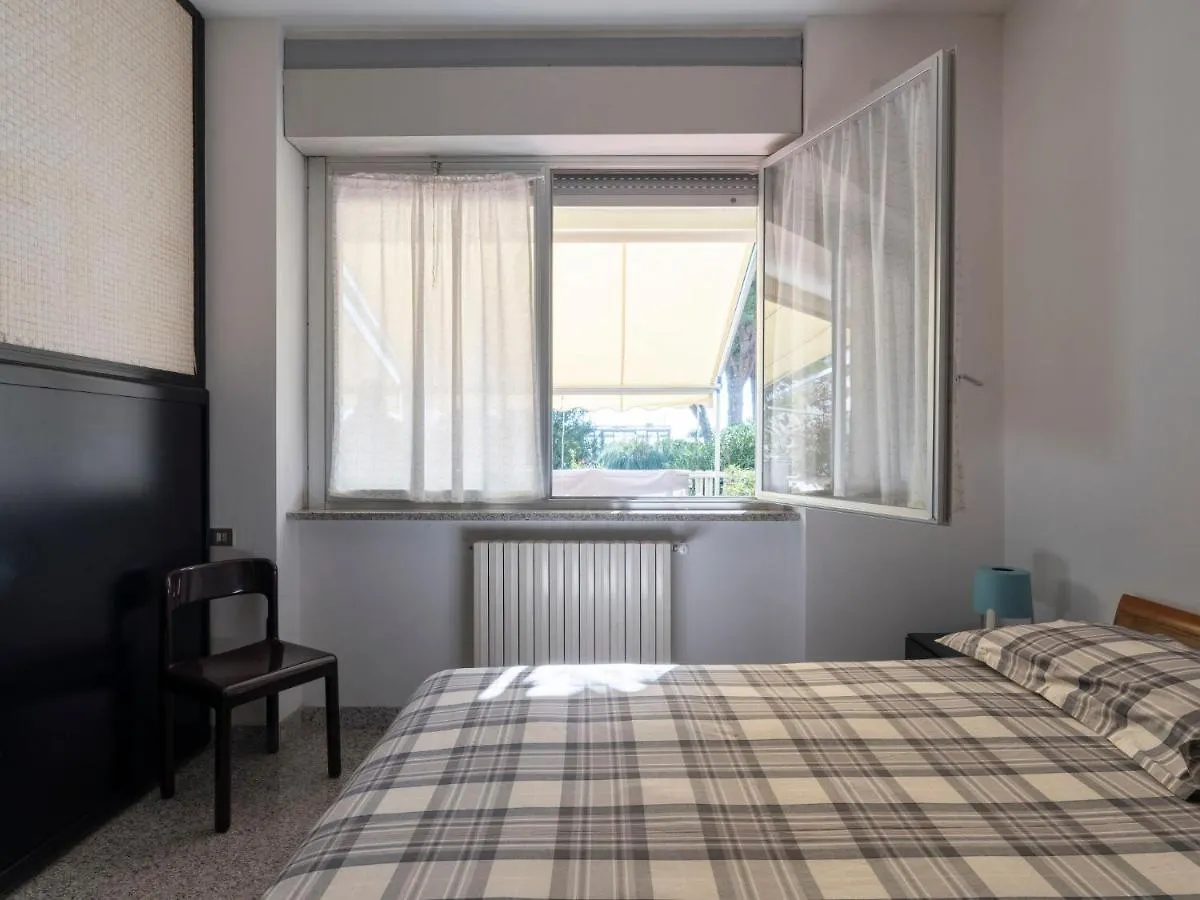 Apartment Fronte Mare By Interhome Marina dʼMarina dʼAndora